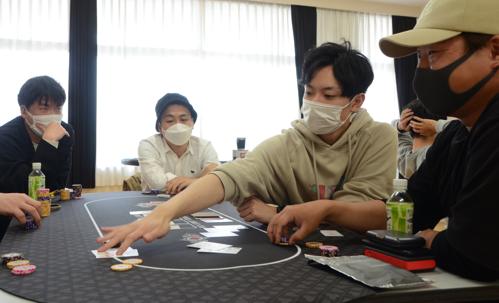 ポーカーの文化を楽しむ日本のプレーヤーたち